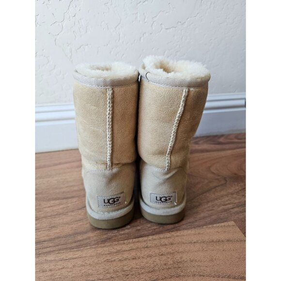 UGG Australia Women's Shearling Boots Size 6 - Picture 3 of 4